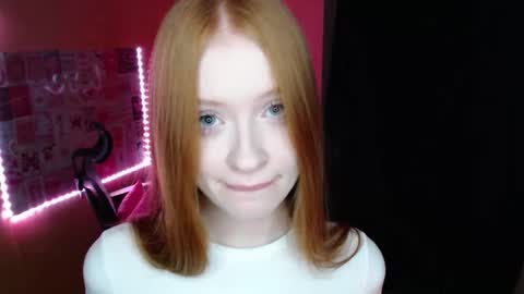 Snapshot of ayanagrrace chatting on December 15, 7:51 pm Aya online show from December 15, 7:51 pm