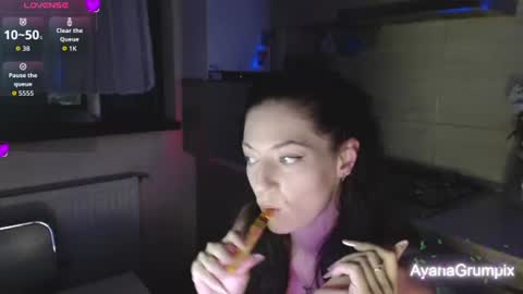 Snapshot of ayanagrumpixx chatting on July 9, 1:09 am AyanaGrumpixx online show from July 9, 1:09 am