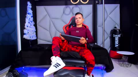 Ayden Miller online show from December 22, 5:12 am