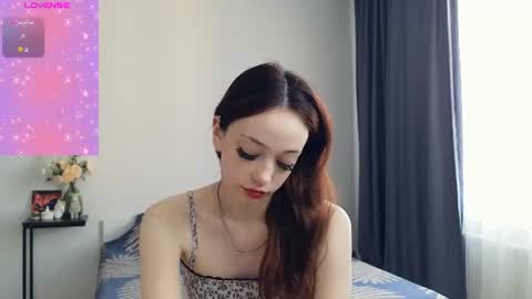 Snapshot of ayehoney chatting on July 5, 2:24 pm Hailey Wellington online show from July 5, 2:24 pm