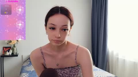 Snapshot of ayehoney chatting on July 8, 5:56 am Hailey Wellington online show from July 8, 5:56 am