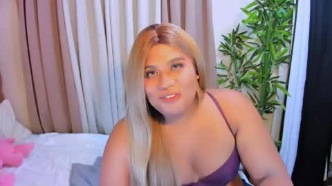 AYESHA online show from February 19, 4:58 pm