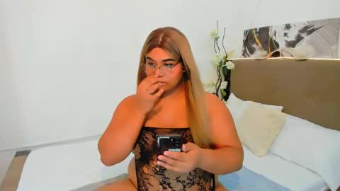 AYESHA online show from April 4, 8:17 pm