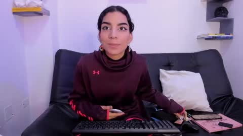 ayla online show from April 17, 12:08 pm