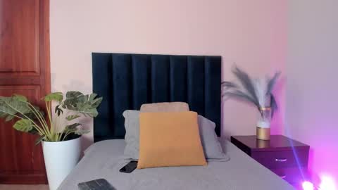 Snapshot of aylastonne chatting on February 3, 6:35 pm AylaStonne online show from February 3, 6:35 pm