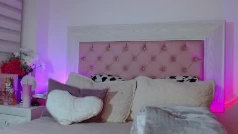 AYLEEN    online show from March 15, 4:18 am