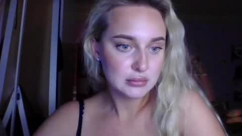 aylinn9999 online show from July 17, 6:02 pm