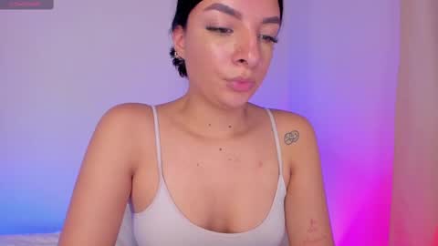 Snapshot of aylinnzambrano_ chatting on February 22, 5:02 am Aylin  online show from February 22, 5:02 am