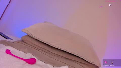 Snapshot of aylinnzambrano_ chatting on February 23, 7:11 am Aylin  online show from February 23, 7:11 am