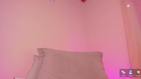 Snapshot of aylinnzambrano_ chatting on March 4, 6:04 am Aylin  online show from March 4, 6:04 am