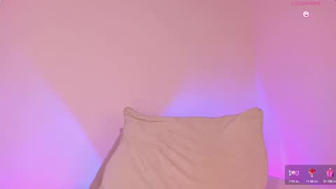 Snapshot of aylinnzambrano_ chatting on March 8, 8:33 am Aylin  online show from March 8, 8:33 am