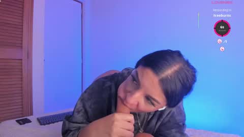 Snapshot of aylinnzambrano_ chatting on March 12, 5:24 am Aylin  online show from March 12, 5:24 am