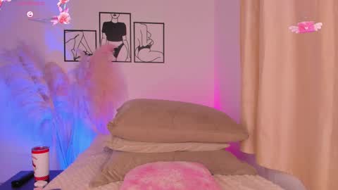 Snapshot of aylinnzambrano_ chatting on September 22, 10:28 am Aylin  online show from September 22, 10:28 am