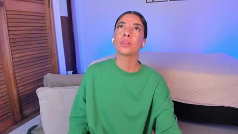 Snapshot of aylinnzambrano_ chatting on October 5, 10:13 am Aylin  online show from October 5, 10:13 am