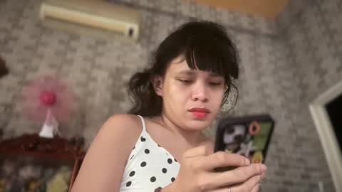 aymkyline online show from April 19, 1:16 am