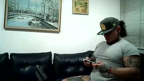 Snapshot of ayrton_naffah2 chatting on December 3, 7:05 am Ayrton naffah2 online show from December 3, 7:05 am