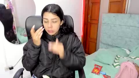 aysha_winxx online show from November 6, 3:40 am