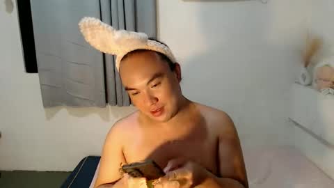 ayumi online show from April 15, 8:20 pm