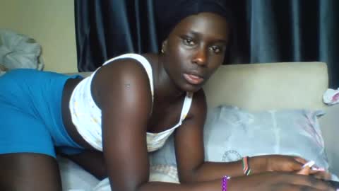 azaelia_iris online show from May 9, 6:24 pm