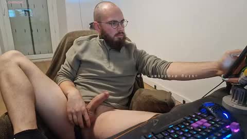 justin online show from December 10, 9:11 pm