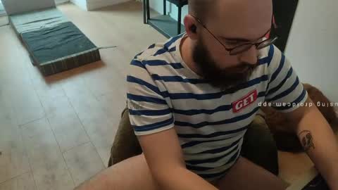 justin online show from April 14, 8:31 am