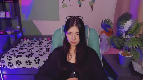 Snapshot of azaliya_haze chatting on October 16, 5:30 am Azaliya online show from October 16, 5:30 am