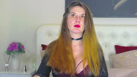 Snapshot of azeliahart chatting on February 16, 12:12 pm Chiara online show from February 16, 12:12 pm