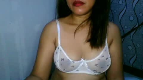 Snapshot of azelliya2018 chatting on July 5, 9:38 am azelliya2018 online show from July 5, 9:38 am
