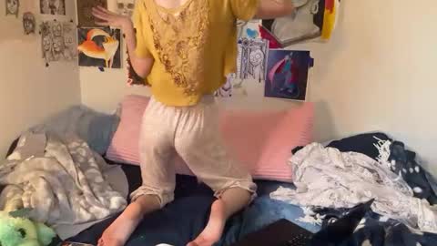 Snapshot of azeraika chatting on December 2, 5:08 pm Azerai online show from December 2, 5:08 pm