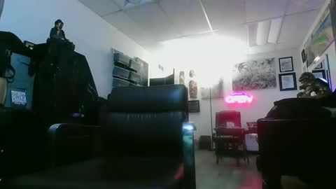 aznbeta_gooner online show from April 18, 9:46 am