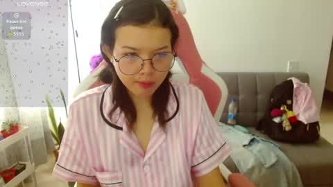 Azu  online show from June 6, 12:32 pm