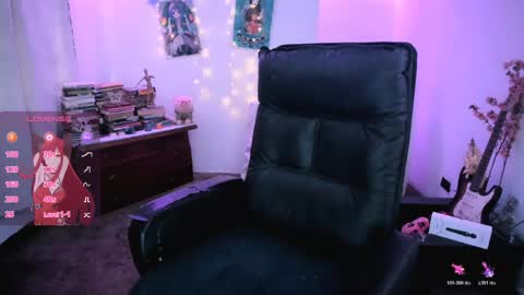   online show from April 16, 3:35 pm