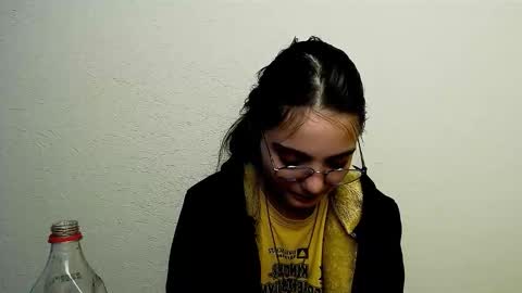 Snapshot of azumi_chan_ chatting on December 18, 7:14 am azumi_chan_ online show from December 18, 7:14 am