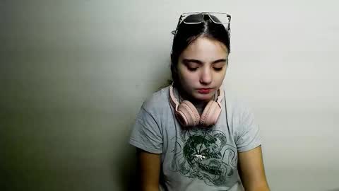 Snapshot of azumi_chan_ chatting on December 22, 10:51 pm azumi_chan_ online show from December 22, 10:51 pm