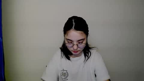 Snapshot of azumi_chan_ chatting on January 12, 11:21 pm azumi_chan_ online show from January 12, 11:21 pm