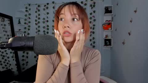 Snapshot of azumi_saan chatting on September 14, 1:38 am azumi saan online show from September 14, 1:38 am