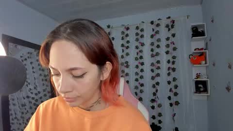 Snapshot of azumi_saan chatting on October 6, 1:14 am azumi saan online show from October 6, 1:14 am