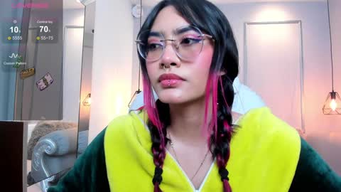 Snapshot of azurakindong chatting on January 10, 8:37 pm Azura online show from January 10, 8:37 pm