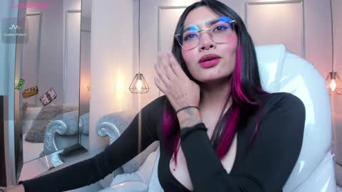 Snapshot of azurakindong chatting on January 15, 1:45 am Azura online show from January 15, 1:45 am