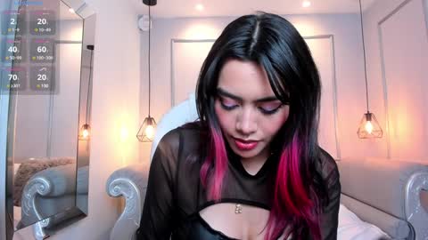 Snapshot of azurakindong chatting on January 29, 10:43 pm Azura online show from January 29, 10:43 pm