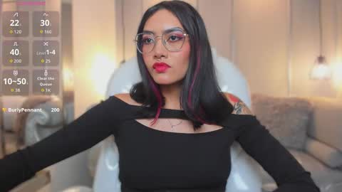 Azura online show from March 3, 10:15 pm