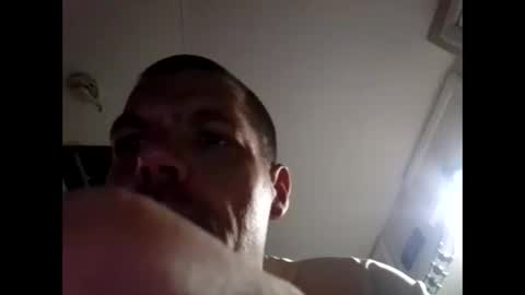 azza42086 online show from May 7, 12:21 pm
