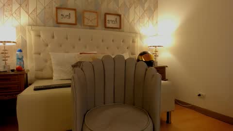 Anny online show from October 13, 1:22 pm