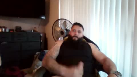 Snapshot of b713htx chatting on February 22, 9:59 pm Miguel online show from February 22, 9:59 pm