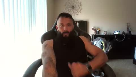 Snapshot of b713htx chatting on September 28, 4:01 pm Miguel online show from September 28, 4:01 pm