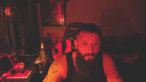 Snapshot of b713htx chatting on October 2, 6:31 am Miguel online show from October 2, 6:31 am