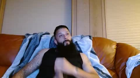 Snapshot of b713htx chatting on November 7, 8:03 am Miguel online show from November 7, 8:03 am