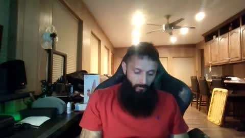 Snapshot of b713htx chatting on November 11, 6:46 am Miguel online show from November 11, 6:46 am