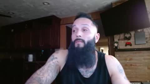 Snapshot of b713htx chatting on November 29, 8:39 am Miguel online show from November 29, 8:39 am