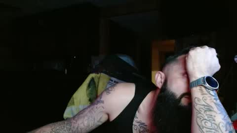 Snapshot of b713htx chatting on February 6, 8:18 am Miguel online show from February 6, 8:18 am